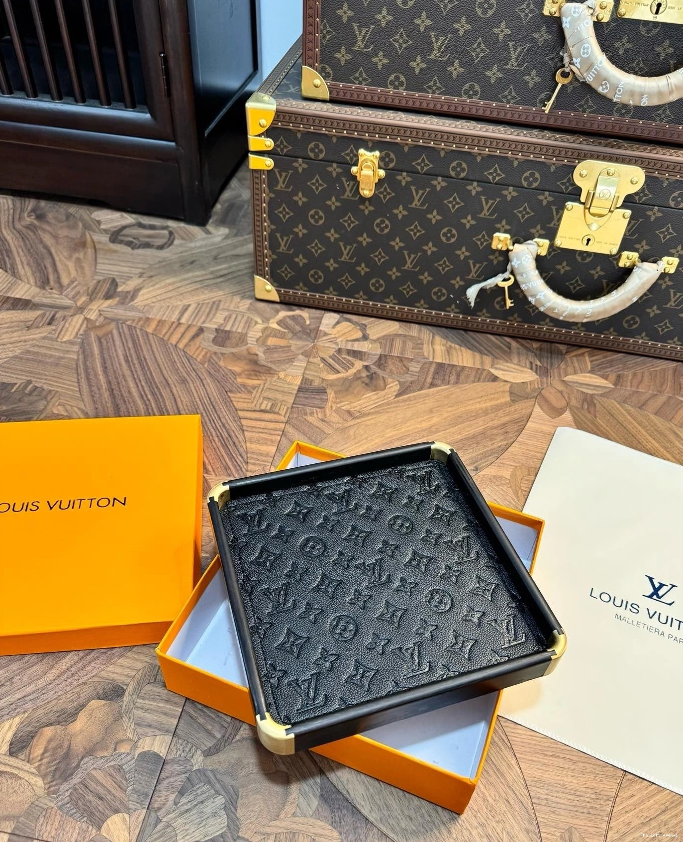 SQUARE SERVING LV TRAY CUSTOM 0727